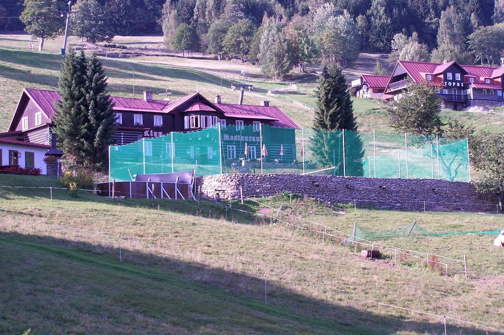 Penzion Lion Pec pod Sněžkou Eksteriør billede